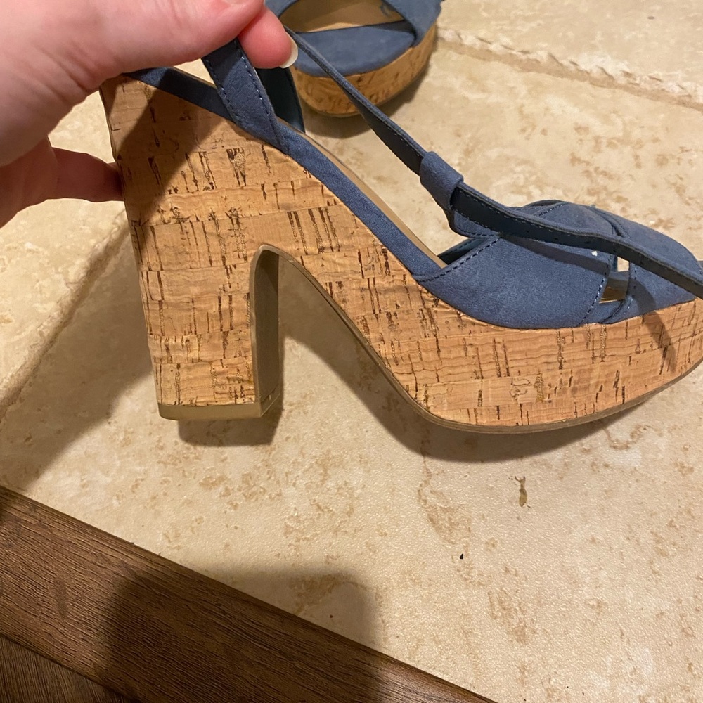 American Rag Platform Sandals - Picture 6 of 7